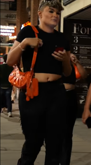 1698087796294