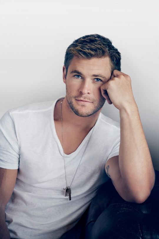 3c146d123f femina 15 chris hemsworth accroche 3c146d123f femina 15 chris hemsworth accroche