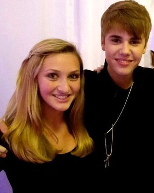 69e12e9c88ea7eff2fad6bfec1ece2e1d0 15 jackie with justin bieberrverticalw330