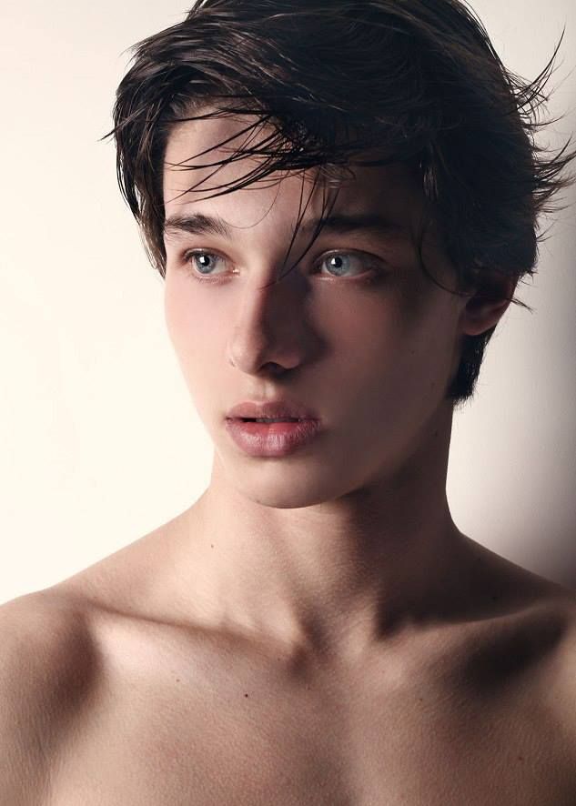 54b71d00255f0b52b4a94e9e4c4255bb  male faces gay guys