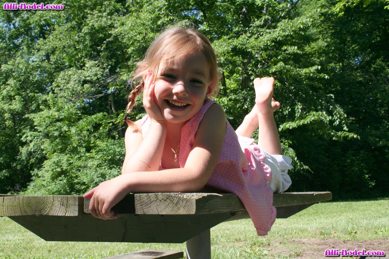 Alli Model set04 054
