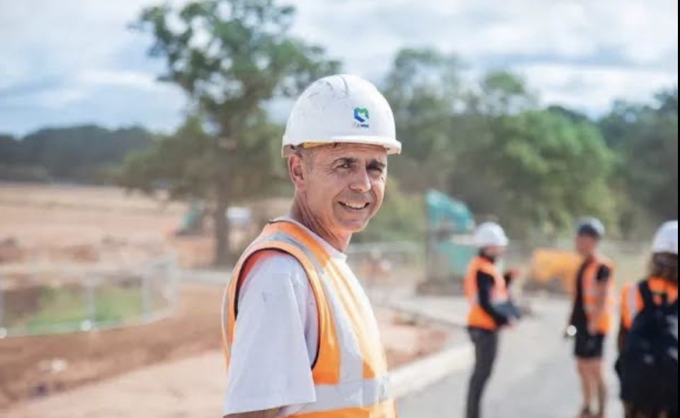 5AB8E77D A44B 413A B884 02C15B681601