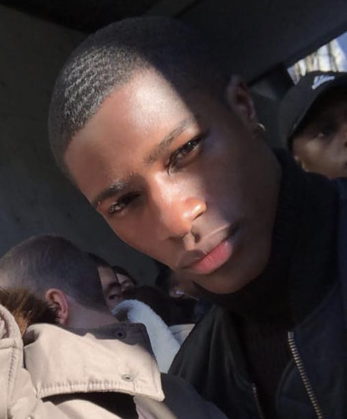 2480682 872F2EE3 E6DD 4D9D B262 546D33EA9957