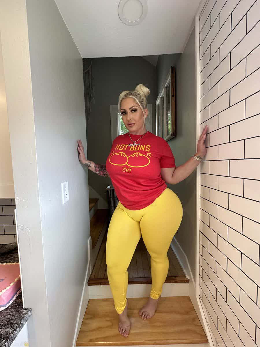 F37oR8tXAAEFI 7 1
