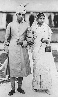 200px-Kamala_and_Jawaharlal_Nehru_1916.jpg