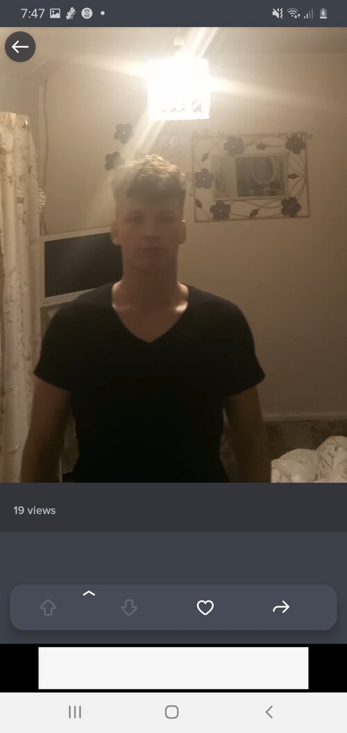 Screenshot_20231128-194738_Imgur.jpg