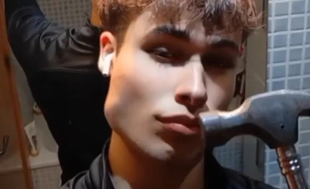 1702574146204