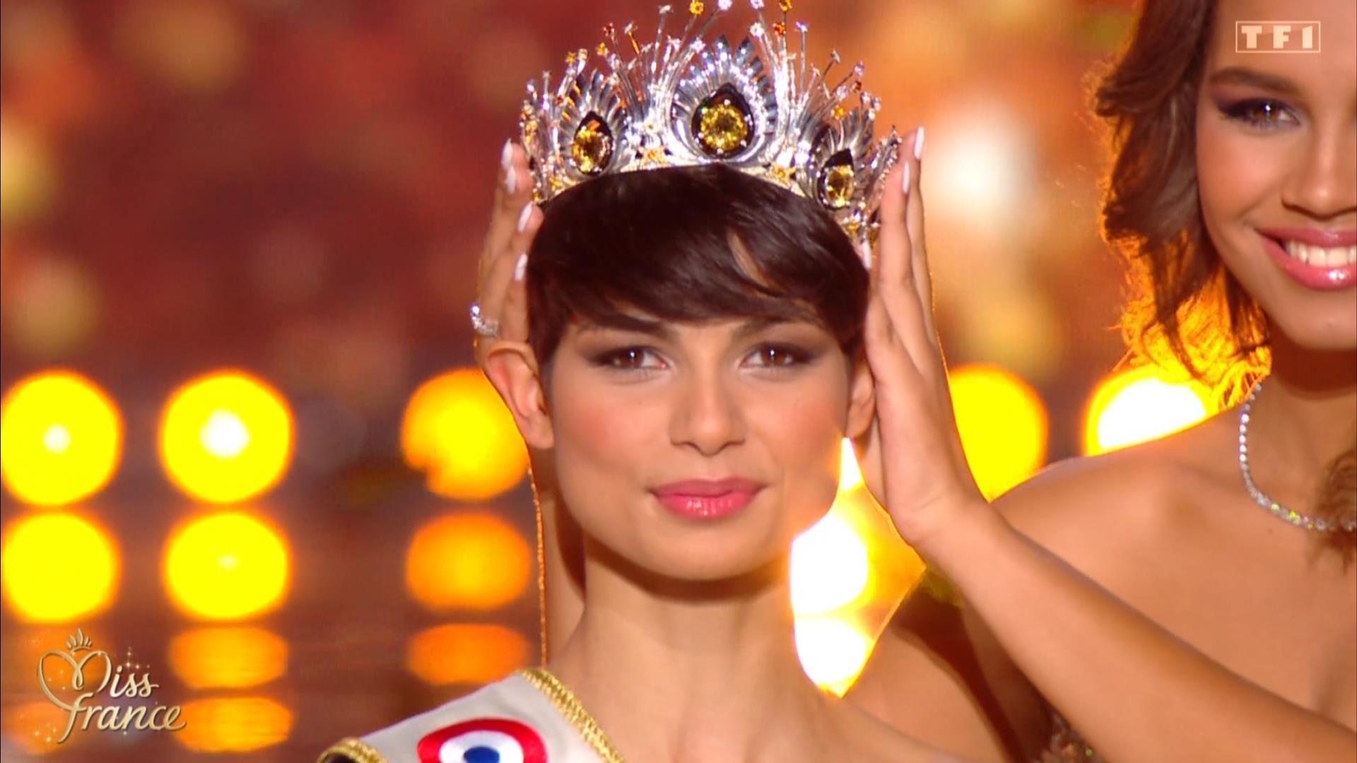 1702770282 tf1 2023 12 17 00 44 23 2