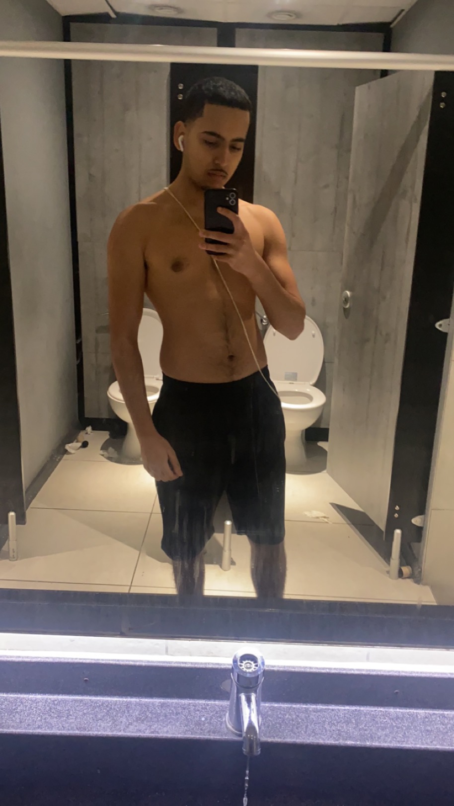 444A8616 7ACE 421E B5E1 8E6A1AA7BFFB