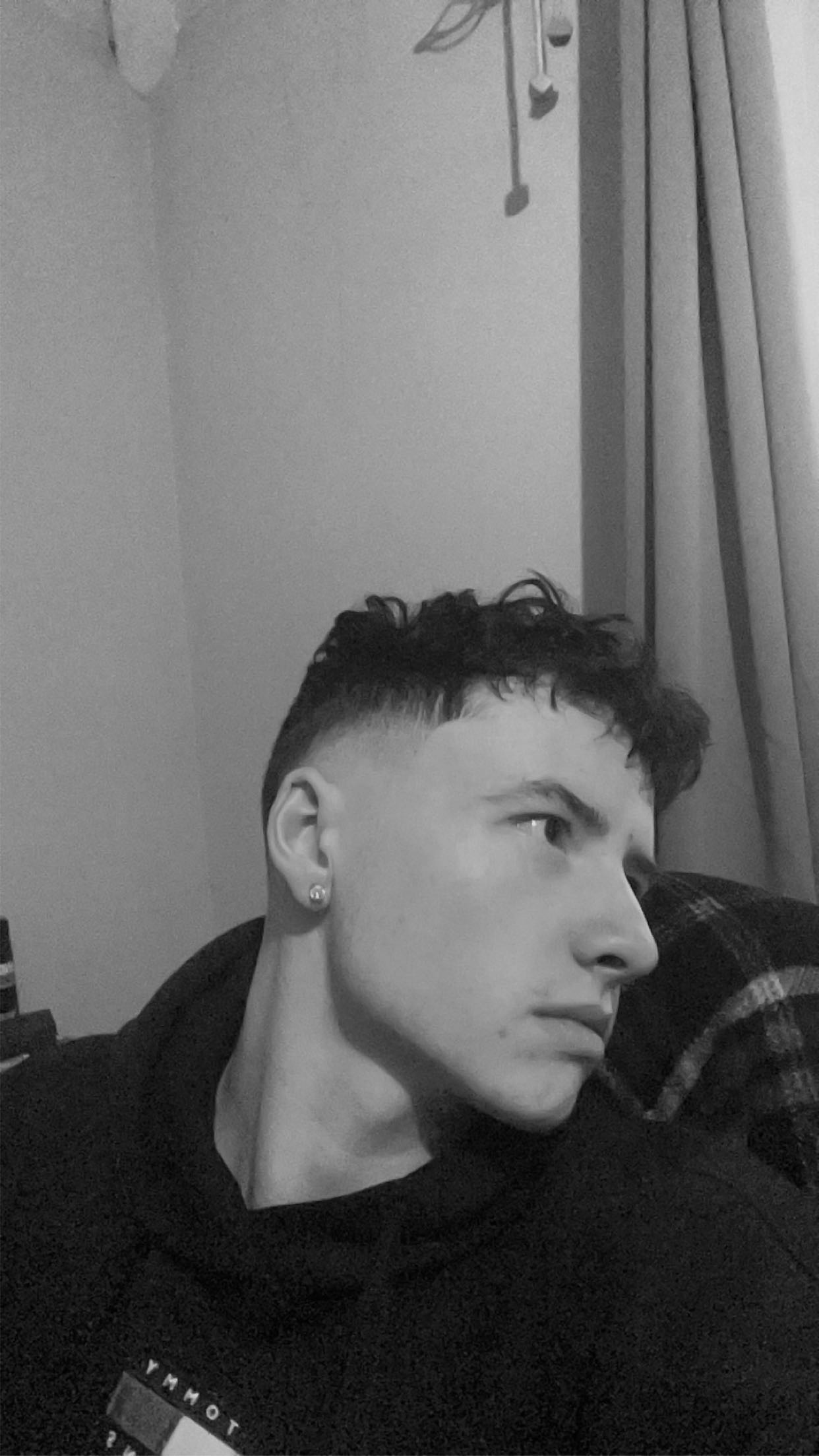 566FE229 6EAC 4D40 8139 226BE93D6BCD