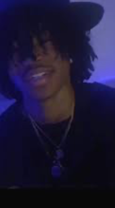 1703175696472