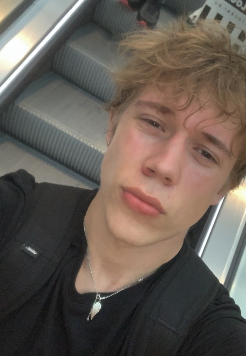 B75527BE 2449 4AE4 A64F 22AD6C5254A8