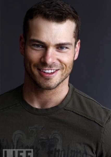 Actor shawn roberts 32542 large