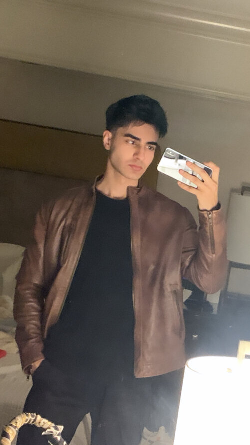 157930A4 4B8F 413A B9F2 9303A7C5E01E