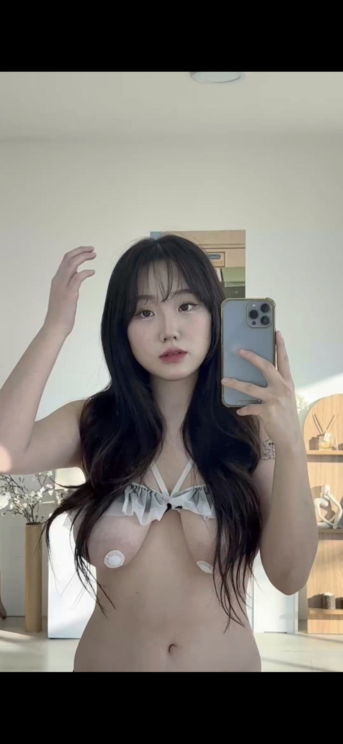 1704910103681