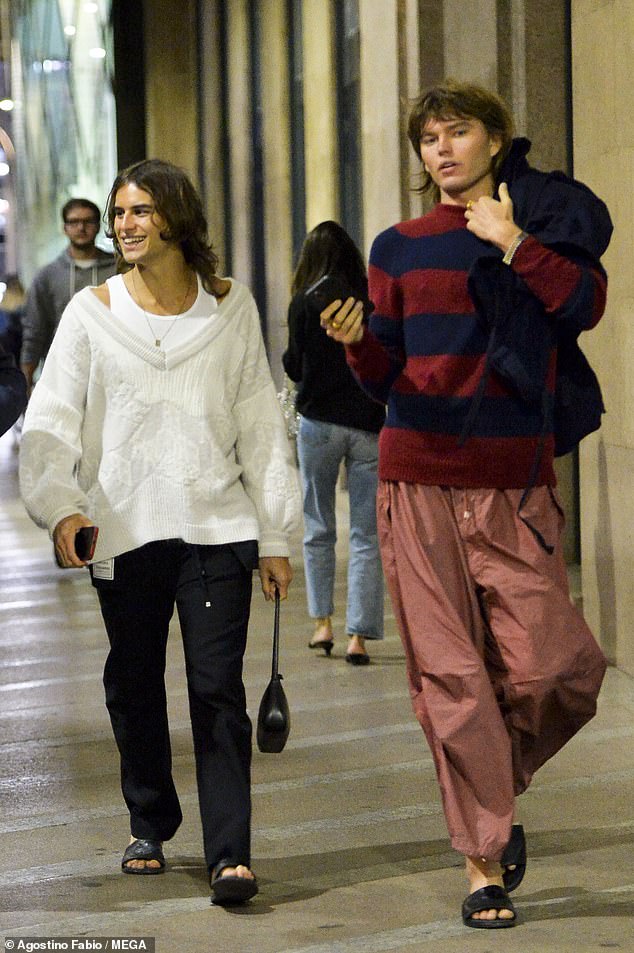 48322199 10023887 Fashionable couple On Thursday Australian model Jordan Barrett a a 20 163246