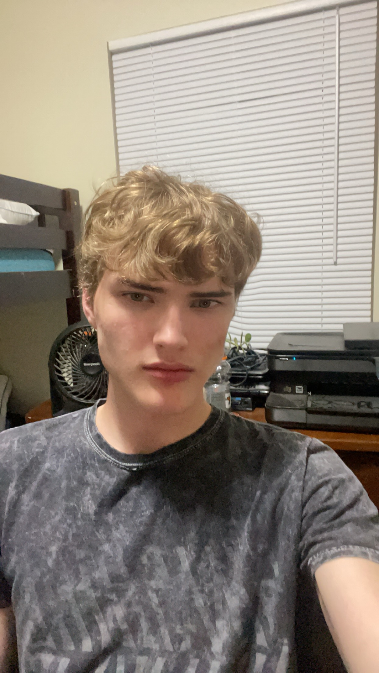 AFE5FAD4 28C6 40BA 8895 6B47A64EAA03