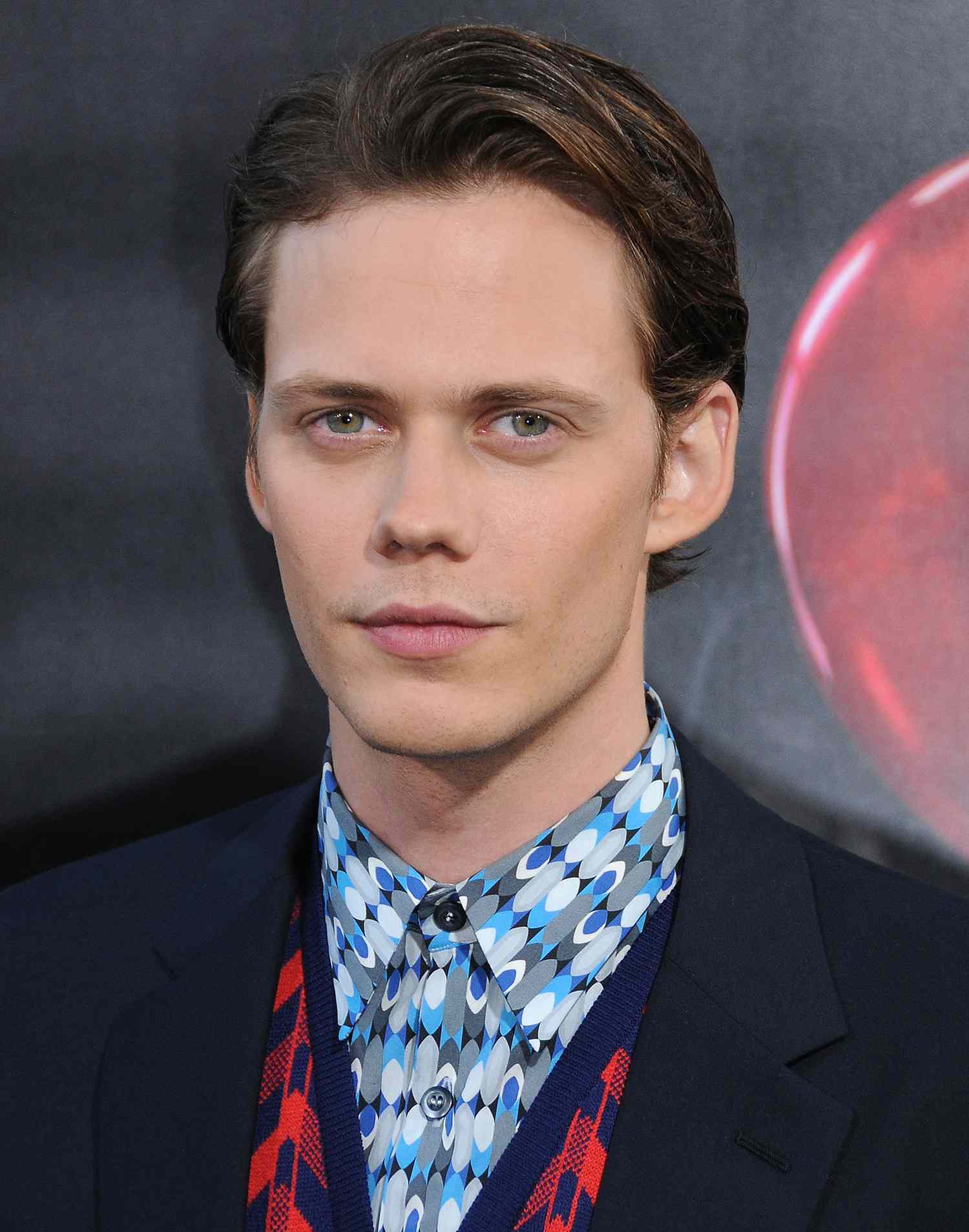 Bill skarsgard 0bf9ebf8f16342af990ff766831f27ee
