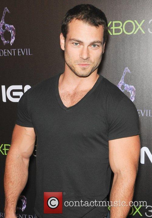 Shawn roberts ign and capcoms party celebrating 4104041