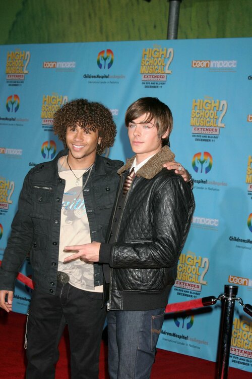 corbin-bleu-zac-efron-high-school-musical-2-dvd-release-event-el-capitan-theater-los-angeles-...jpeg