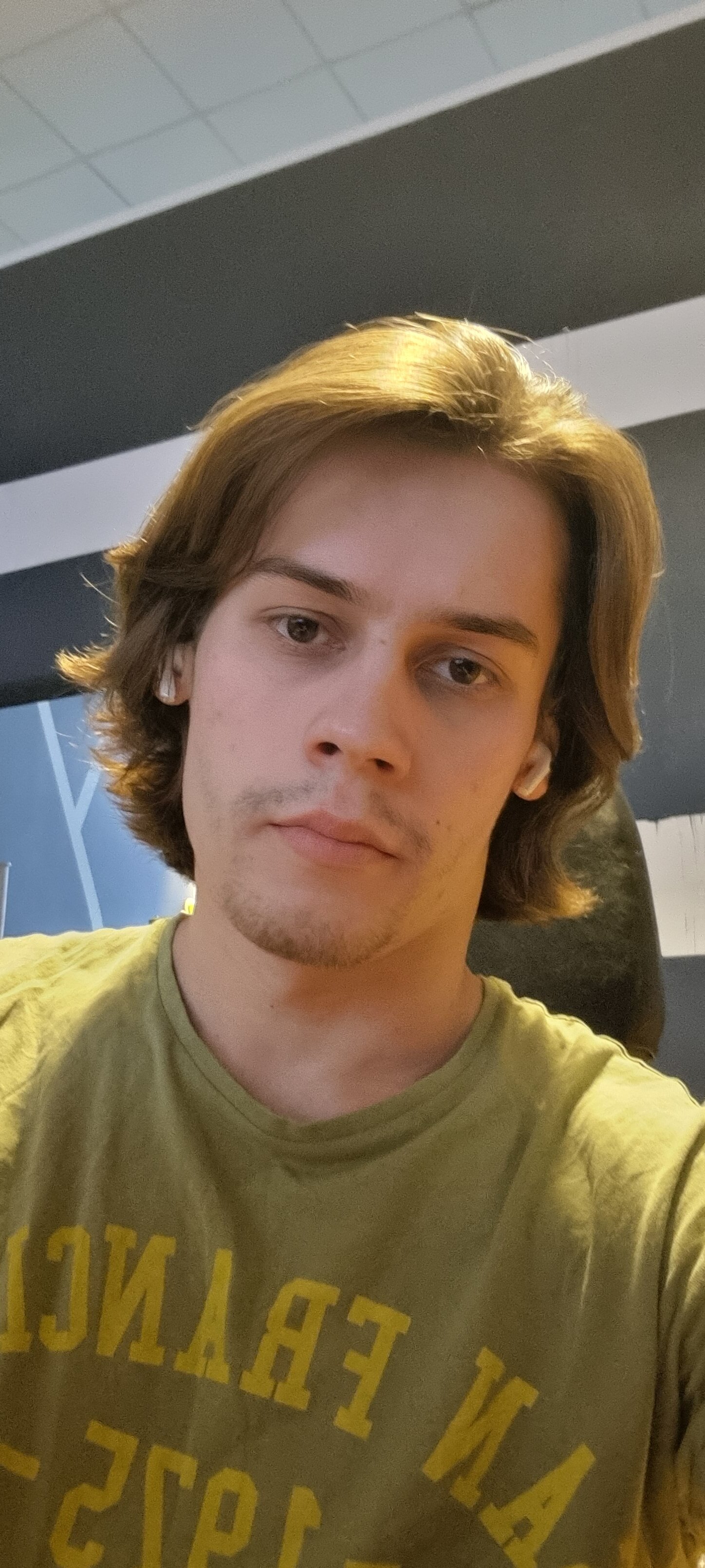1000018097