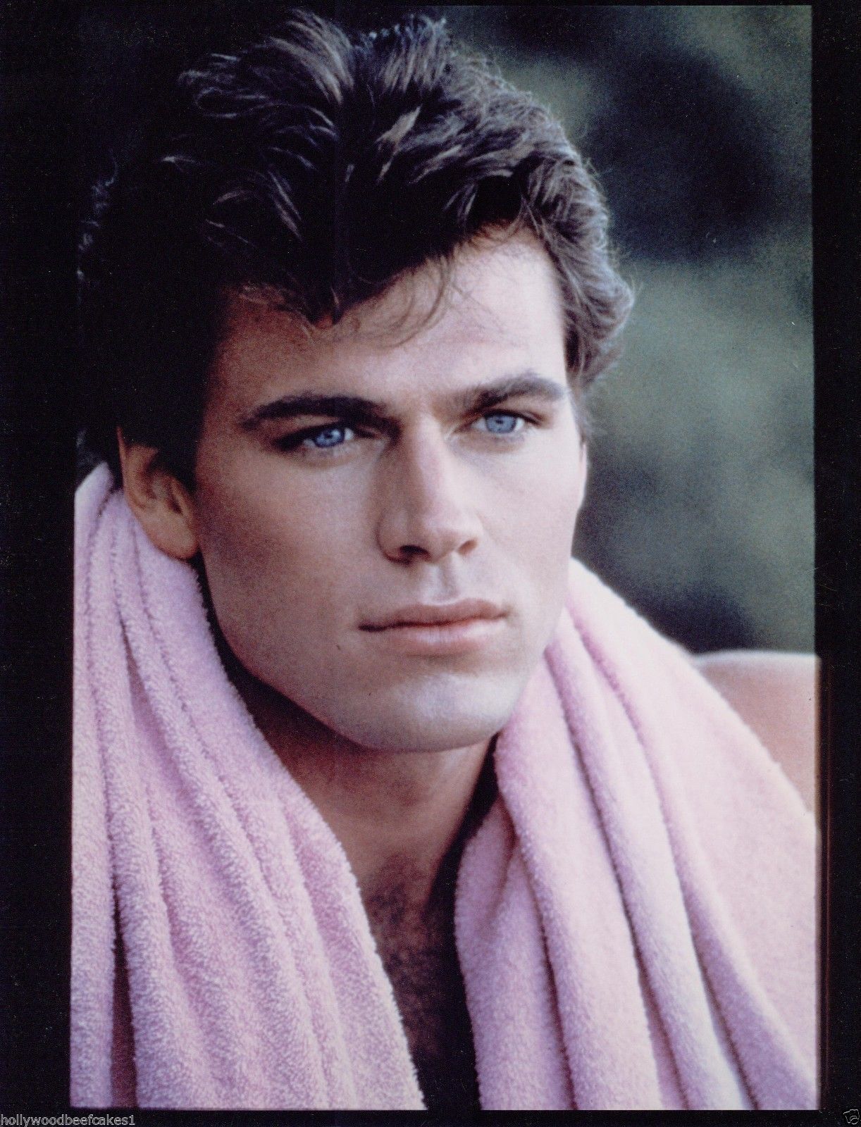 A32f695d2bad7112c9c864af51cb853b