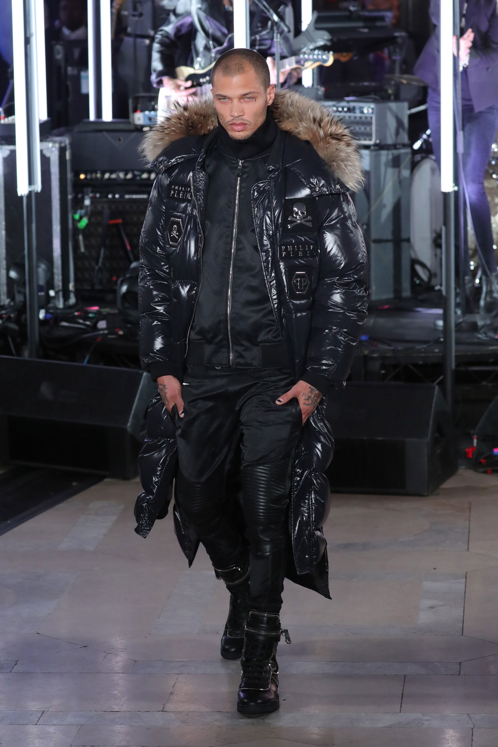 01 embed jeremy meeks philipp plein fall 2017 mugshot model