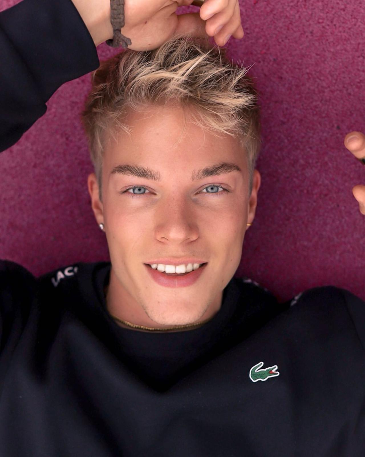 Tumblr aea17f6620d039197b6edf6f8fc7306f ff4bb924 1280