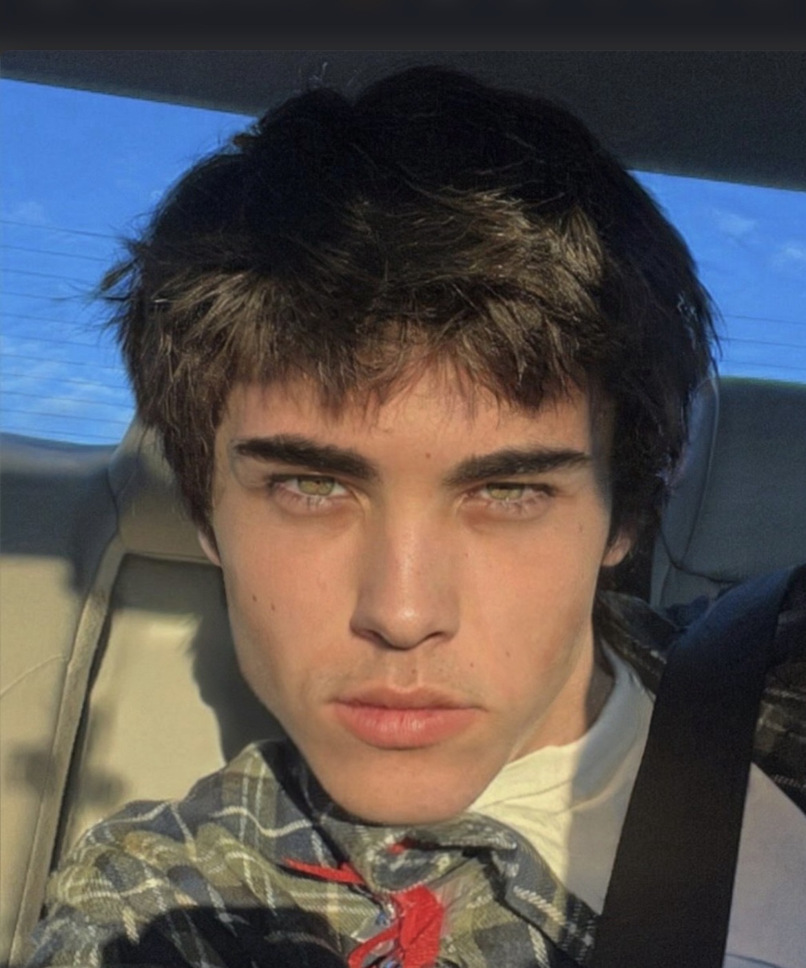 Facetune 19 02 2024 16 11 23