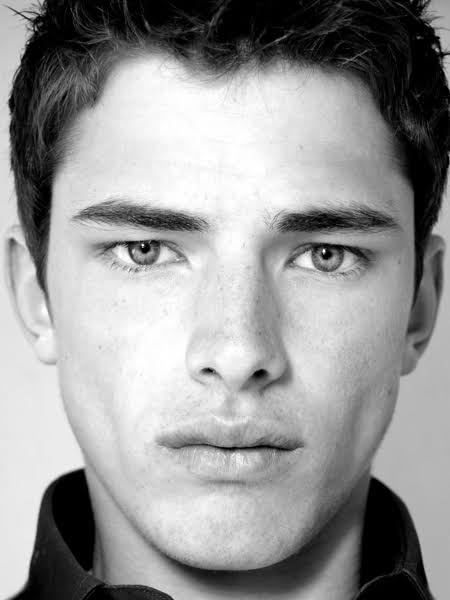 Who has better eye area and shape sean o pry or david gandy v0 cupvwpjndz091