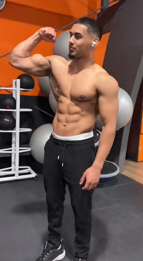 Screenshot_20240212-022525_TikTok.jpg