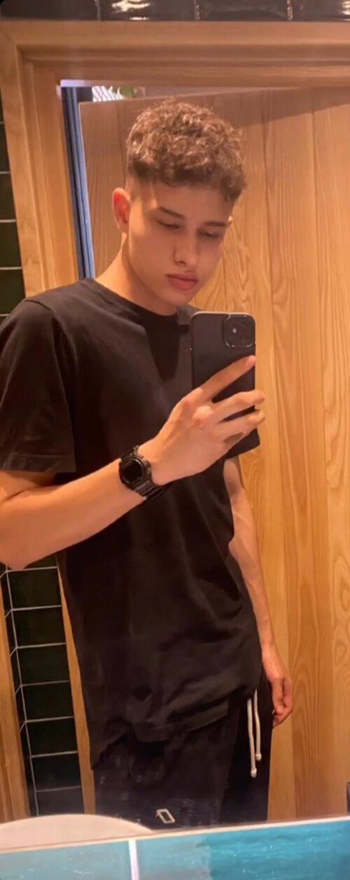 Screenshot_20240216_231829_Instagram.jpg