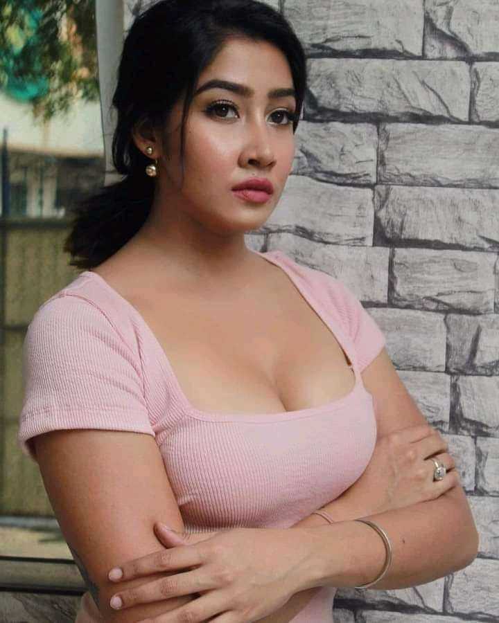 Indianhotgirls 28f06fa7 1631725227282 sc cmprsd 40