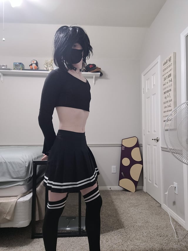 Do you guys like skiny femboys v0 yaju2acxk0vb1