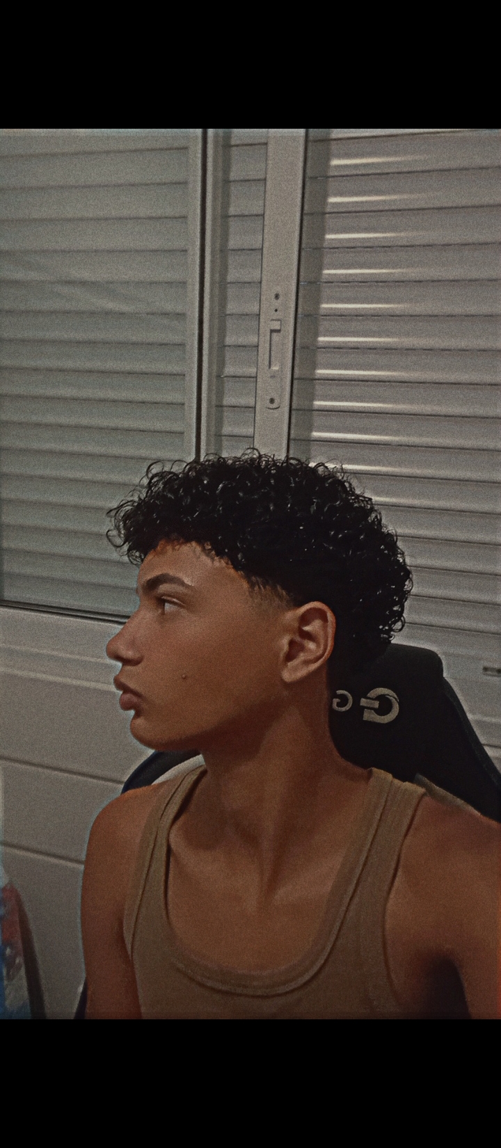 1000023687