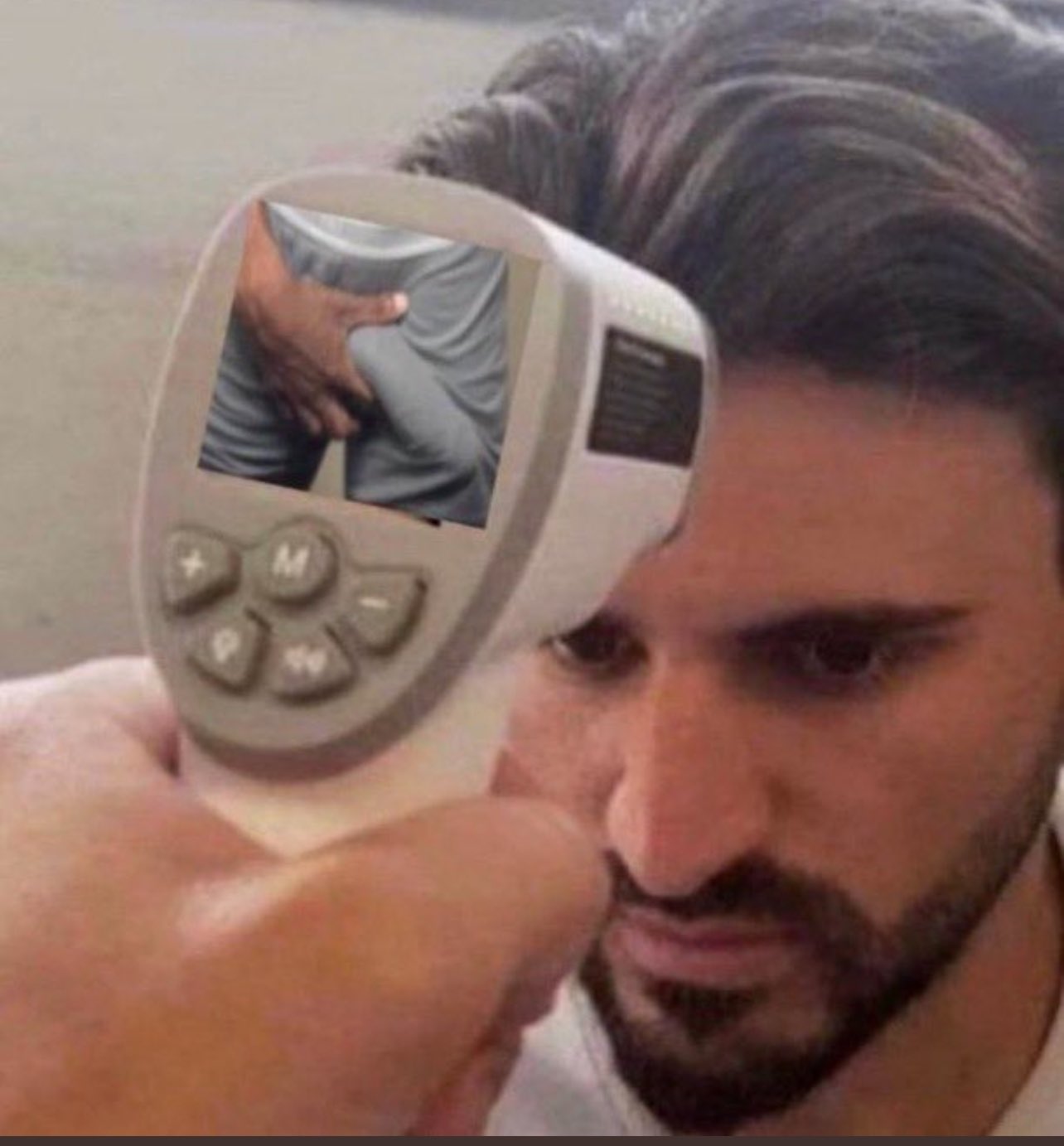 GJvFKKZXUAAEQ26