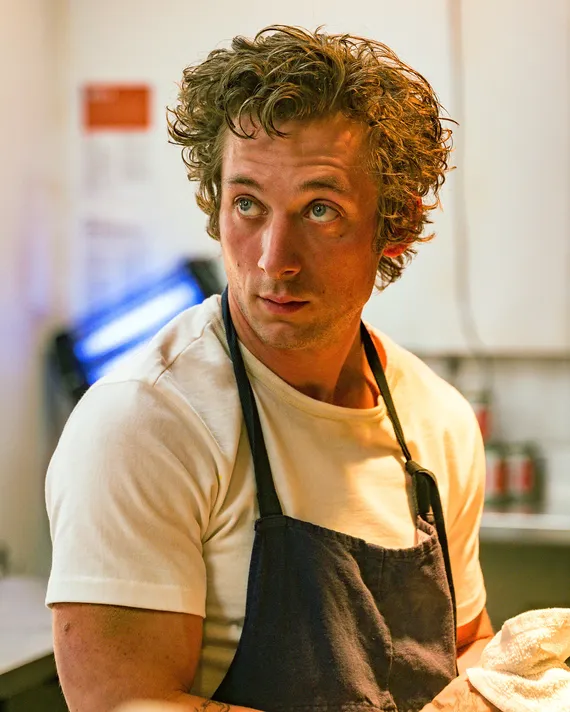 Cfebfea63e10821da798d43a3aceaaa20f the bear jeremy allen white lederverticalw570