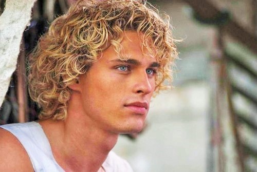 Tumblr pieegrjLxn1tawi76o7 r2 500