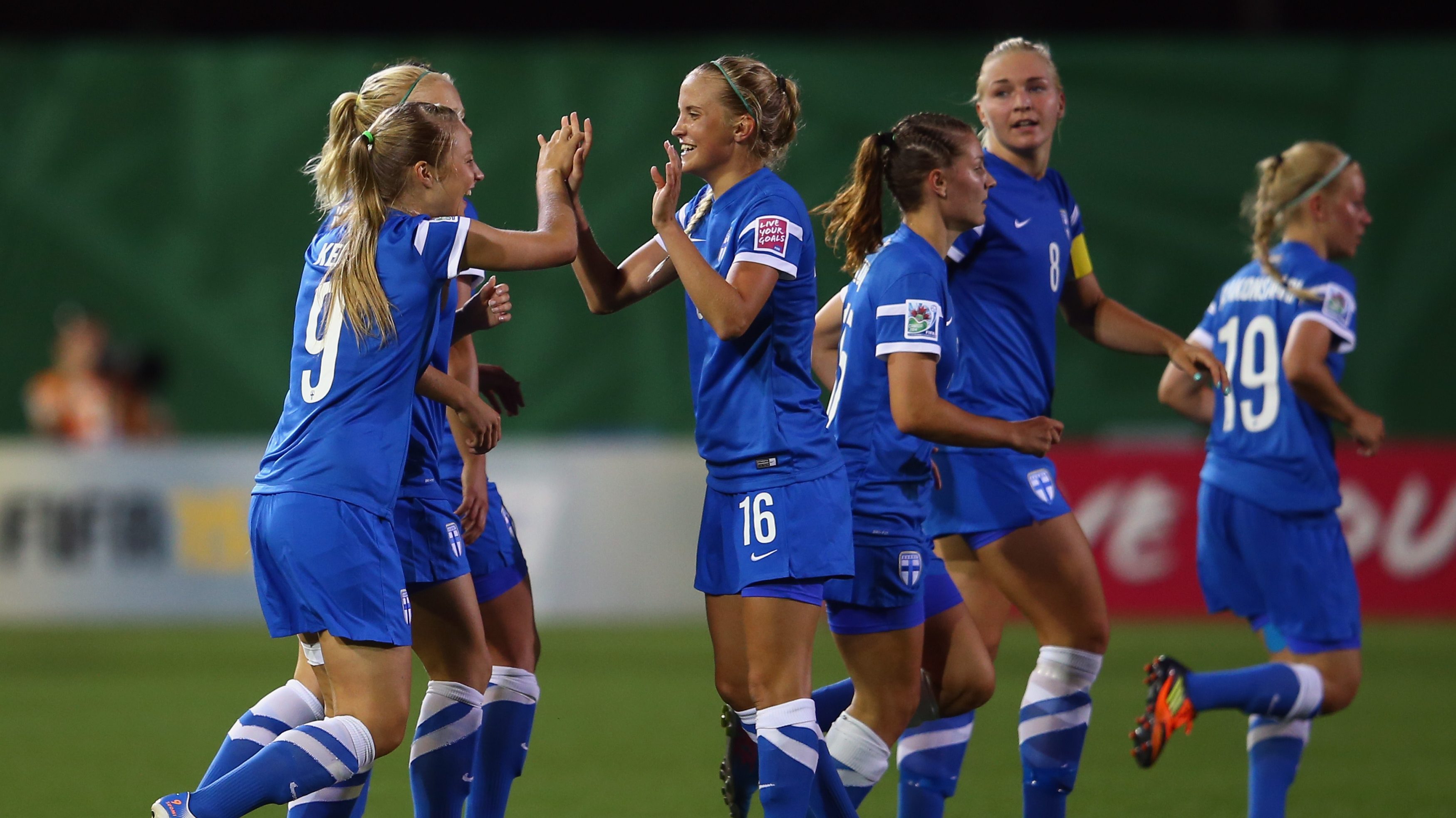 Cropped Finland womens team