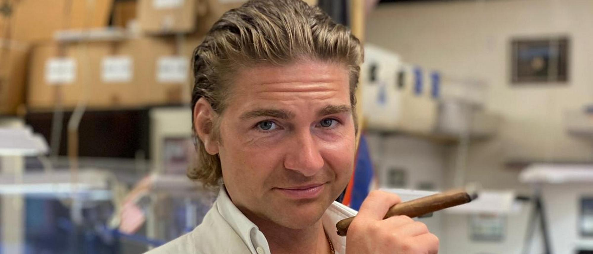 6A4308EB B2EF 4EC3 88CA A2B5B121B737