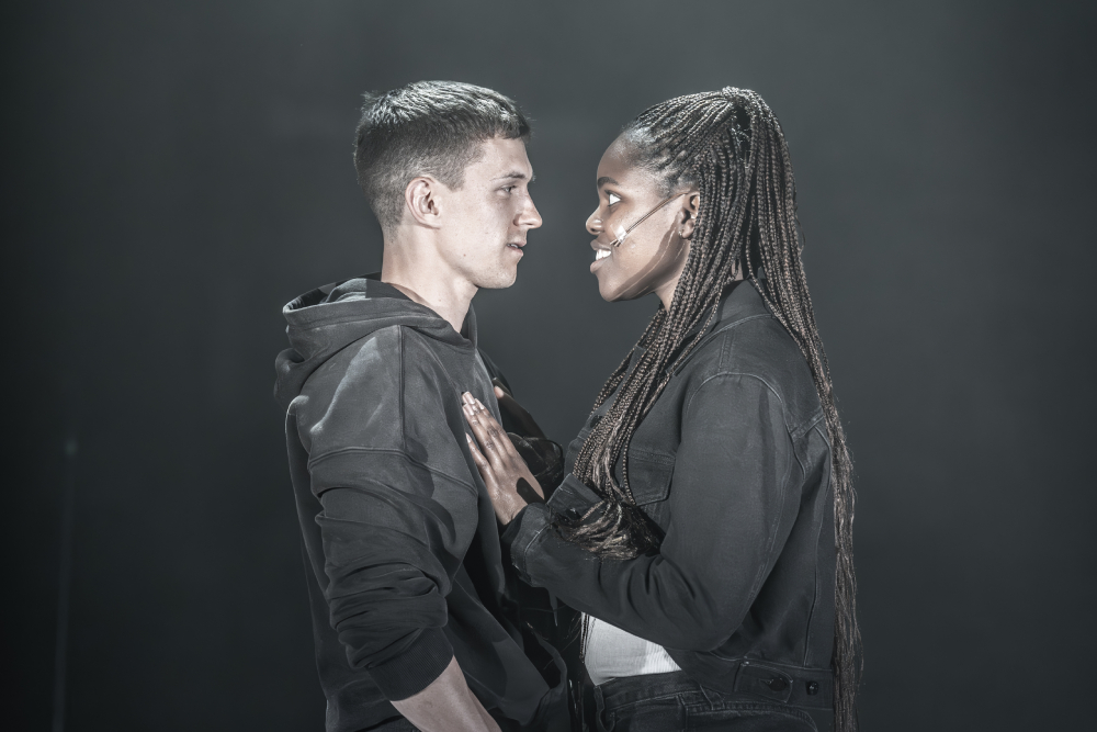 Romeo Juliet Tom Holland Romeo Francesca Amewudah Rivers Juliet Credit Marc Brenner 1189