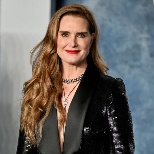 Brooke shields attends the 2023 vanity fair oscar party news photo 1683742349