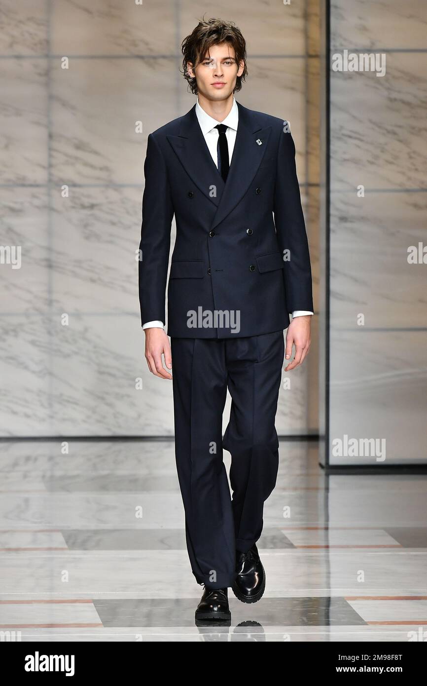 Bastien de bels milano fashion week uomo f w 23 24 giorgio armani fashion show runway milano i