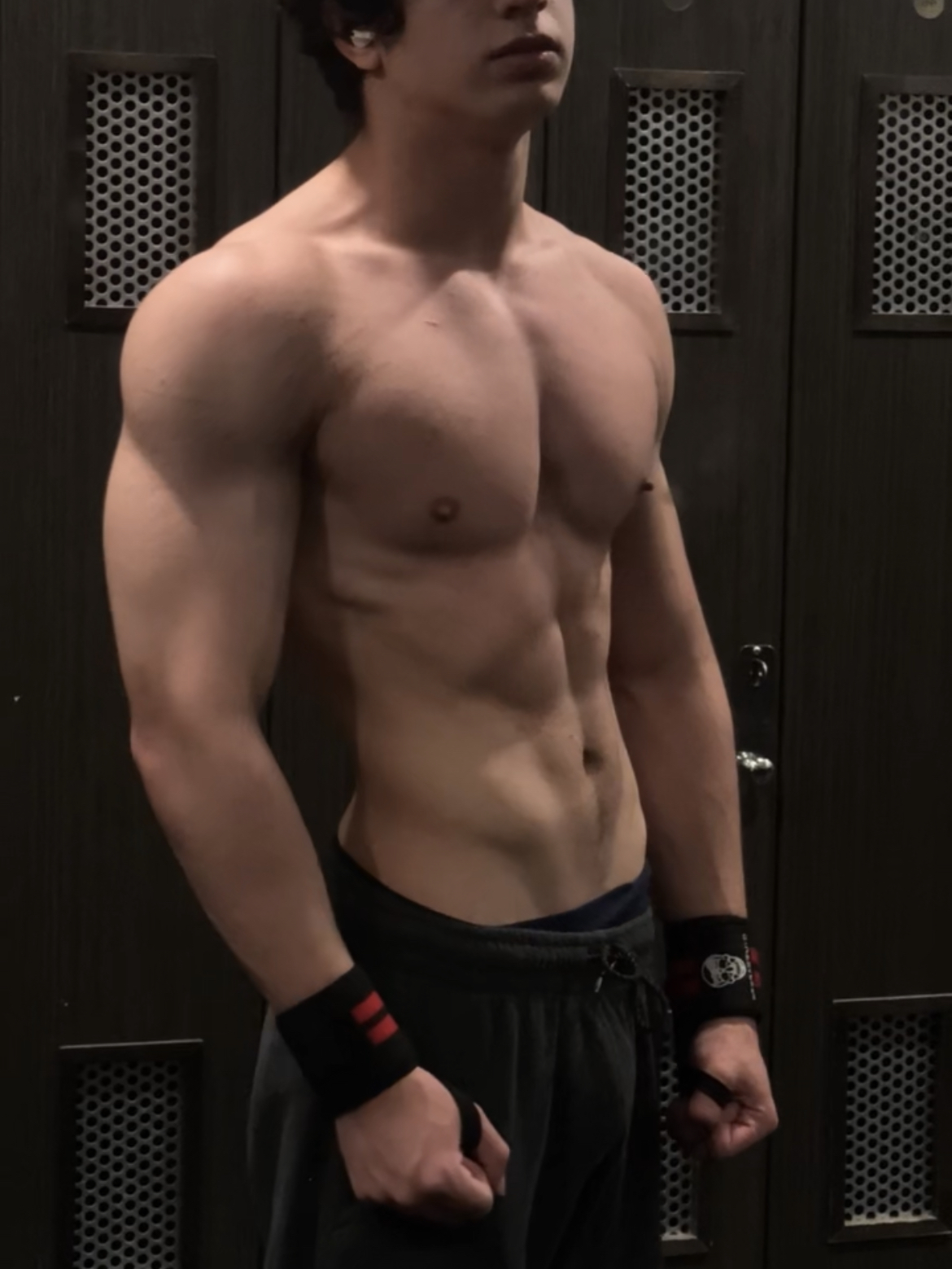 D8F33947 F7D7 4331 AB69 65676411F5FE