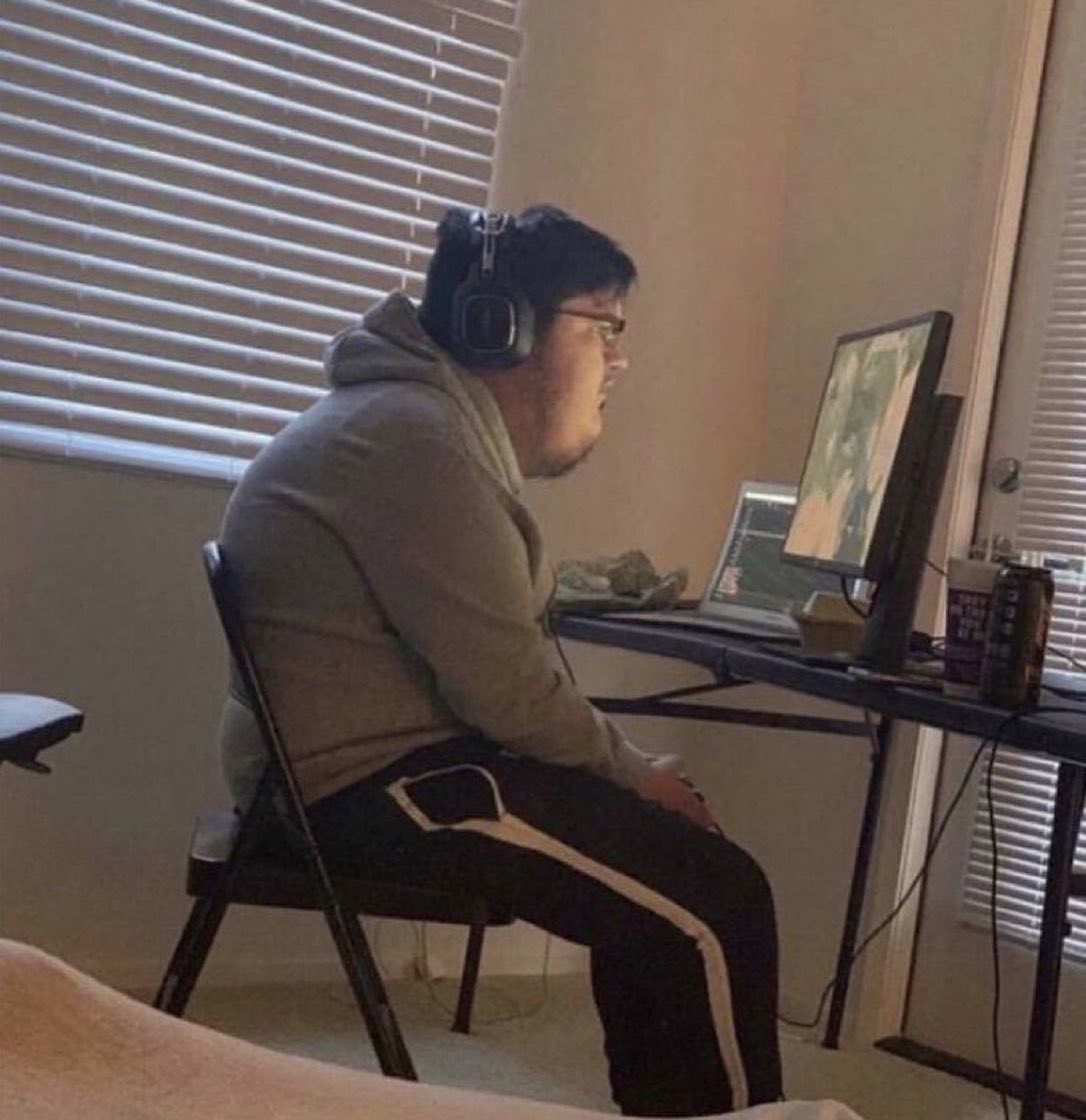 4045404 GJr4eyjWsAAnIUf