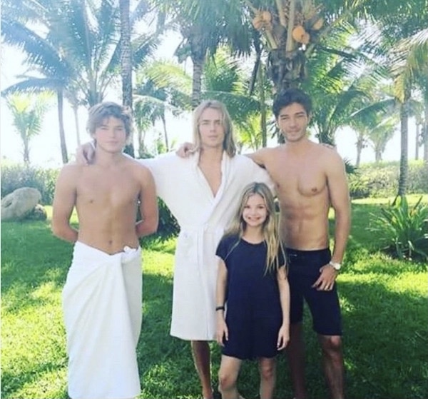 227D9828 C0CC 4951 9C73 5B5DF6024BFC