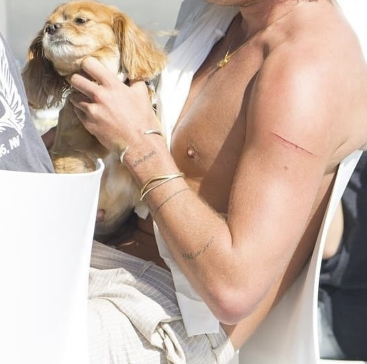 01CE1287 34C8 4E9A B138 88527542722F