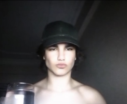 0BF6F6A1 0A58 42A2 A1FD 0F2A3B62AF03