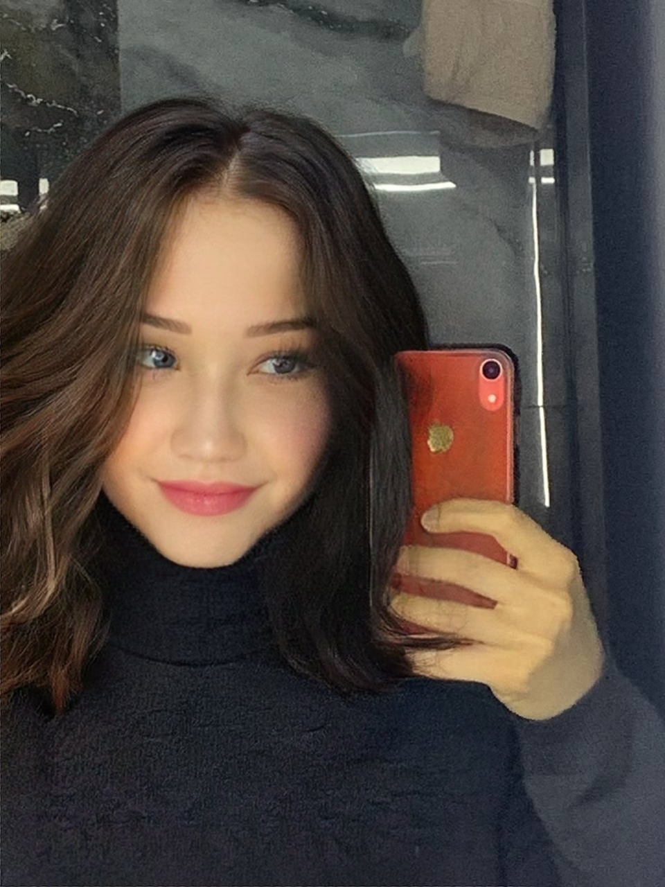 FaceApp 1681636534460