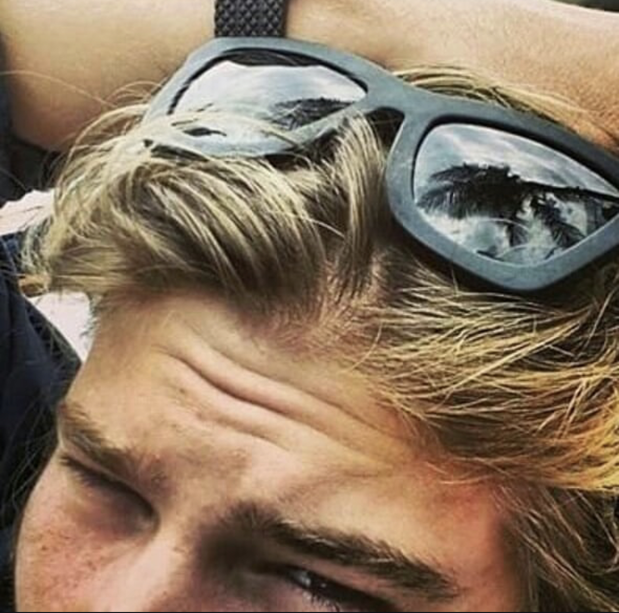 80CCD0F5 0F44 488D AAAD 51271546980D